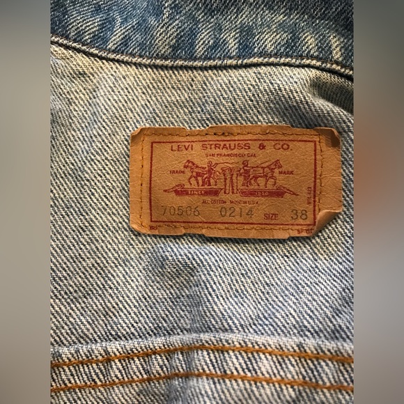 Vintage Levi Trucker Jacket well worn and many lives left! - Picture 5 of 6